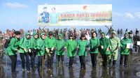 Sambut HUT Persit ke-78, Persit Kartika Chandra Kirana Pengurus Daerah Merdeka Gelar Aksi Tanam Mangrove dan Bakti Sosial