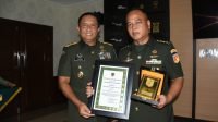 Pangdam Mayjen TNI Legowo Jatmiko Pimpin Serah Terima Jabatan Kepala Informasi dan Pengolahan Data Kodam Merdeka