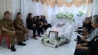 Caroll Senduk dan ibu Jeand’arc Melayat di Kinilow