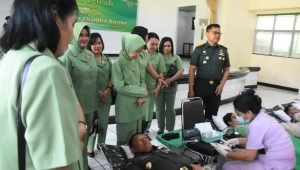 Danrem Santiago Selaku Pembina Ikut Donorkan Darah di Bakti Sosial HUT ke-78 Persit Kartika Chandra Kirana