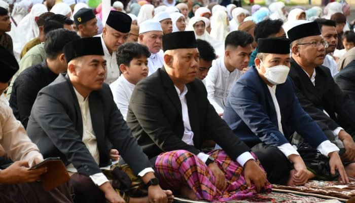 Danrem Nani Wartabone dan Forkopimda Gorontalo Laksanakan Sholat Idul Fitri di Lapangan Taruna Remaja