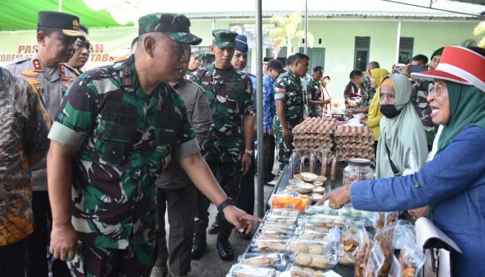 Bantu Masyarakat, Korem 133/Nani Wartabone Kolaborasi Bersama Pemerintah Provinsi Gorontalo Gelar Pasar Murah