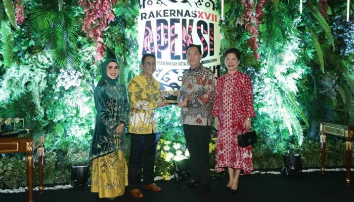 Wali Kota Caroll Senduk Hadiri Gala Dinner APEKSI di Balikpapan