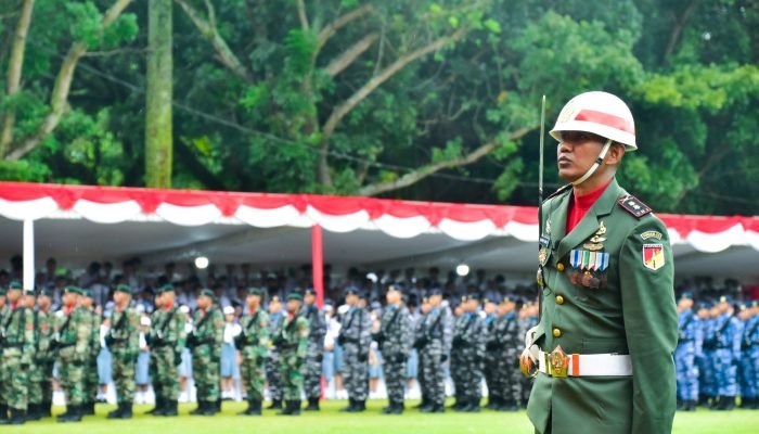 Letkol Inf Madiyan Surya Jadi Komandan Upacara Peringatan Proklamasi ke-79 di Kantor Gubernur Sulut