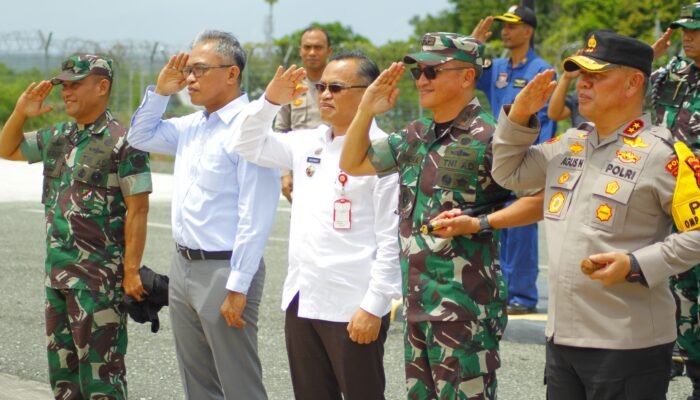 Pangdam Merdeka Bersama Forkopimda Sulteng Lepas Mentan RI Kembali ke Jakarta