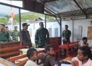 Pj Bupati Puncak Jaya Kunjungi Pos Satgas Pamtas Kewilayahan Yonif 715/Motuliato